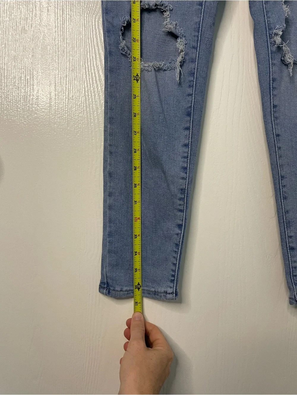Levi’s 721 High Rise Skinny Distressed Jeans Size 28 - Picture 8 of 10
